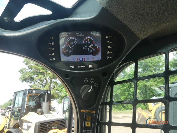 2022-bobcat-t740-image-19