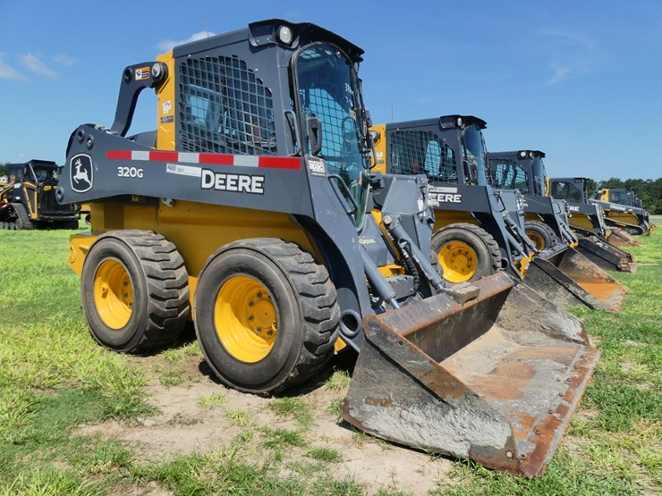 2024-deere-320g-image-1