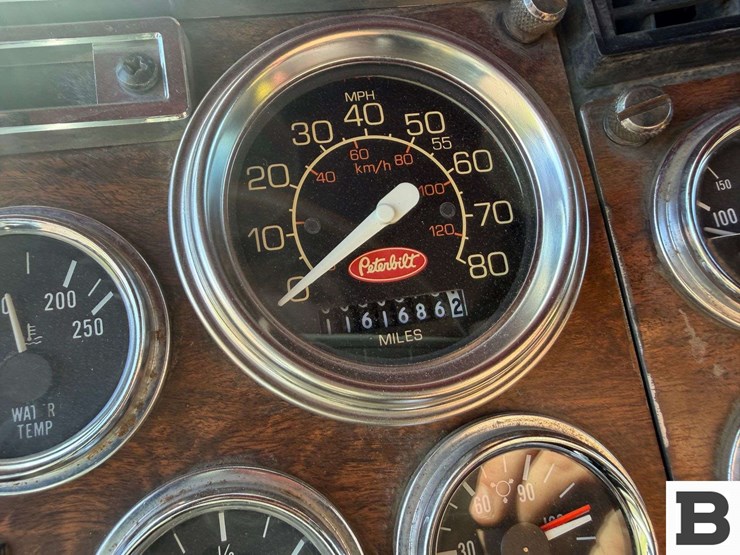 1989-peterbilt-379-image-67
