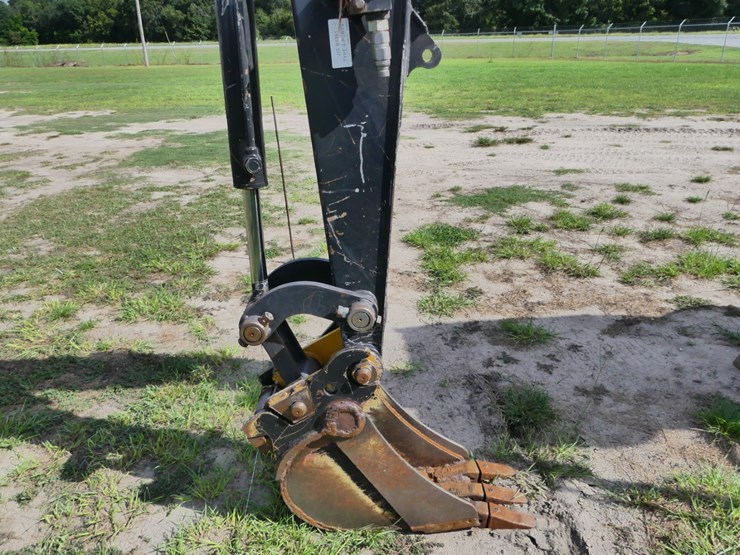 2022-deere-35g-image-8