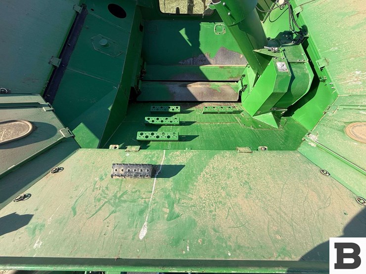2000-john-deere-9650-sts-image-56