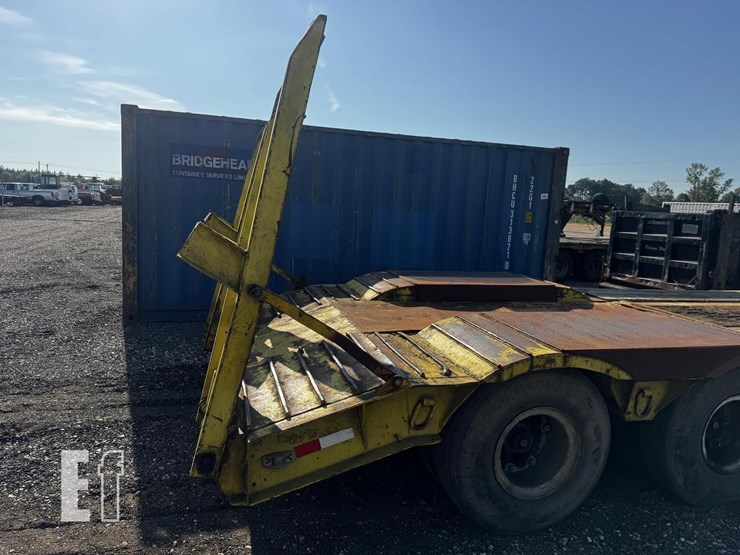 clark-trailer-lowboy-30'-image-4