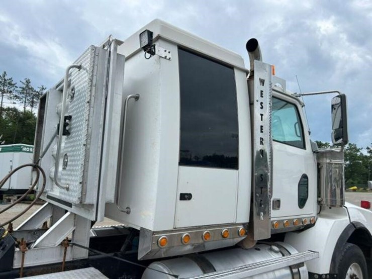2007-western-star-4900ex-image-49