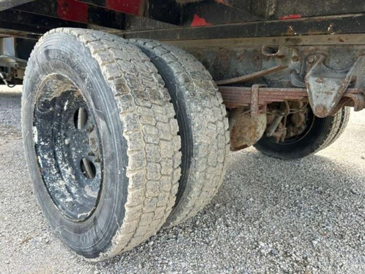 hino-185-image-60