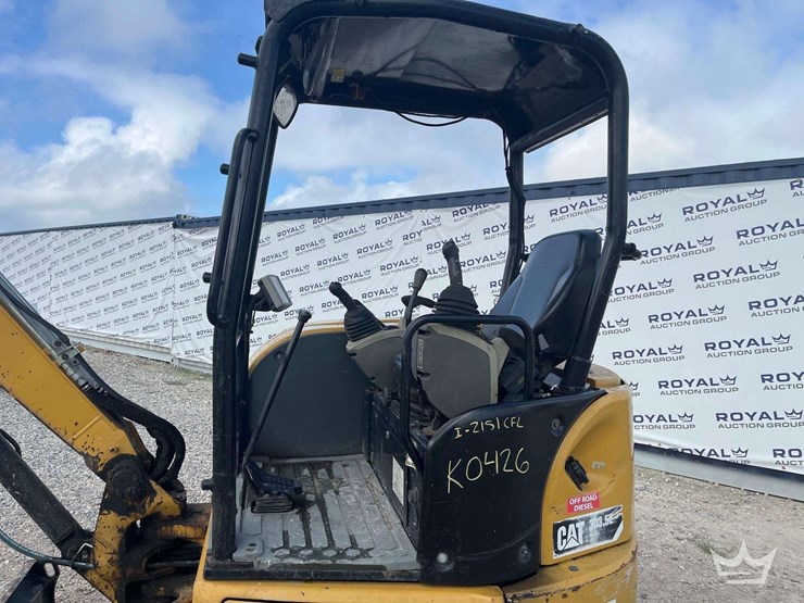 2016-caterpillar-303-image-21
