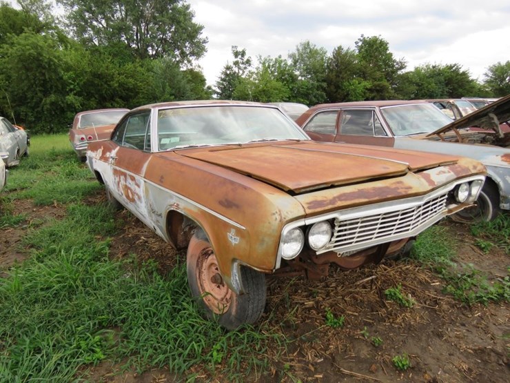 1966-chevrolet-impala-2dr-ht-ss-image-3