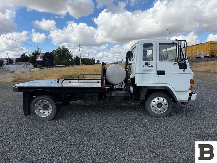 1997-gmc-w5500-image-7