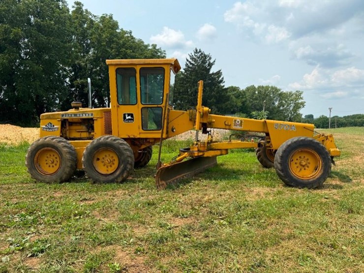 deere-570a-image-2