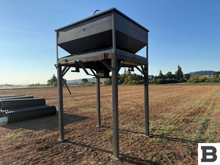 steel-seed-hopper-box/bag-filler-image-2