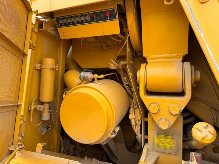caterpillar-953b-image-26