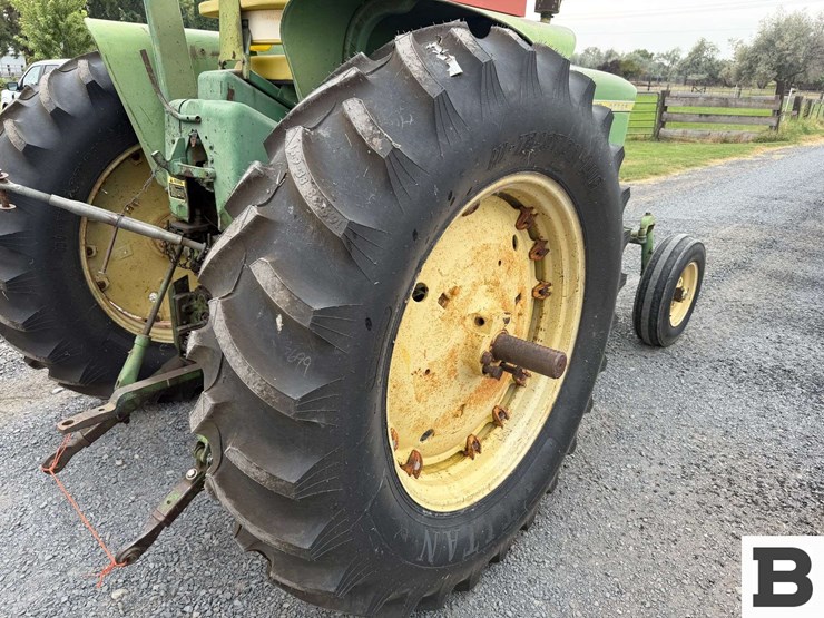 john-deere-3010-image-48