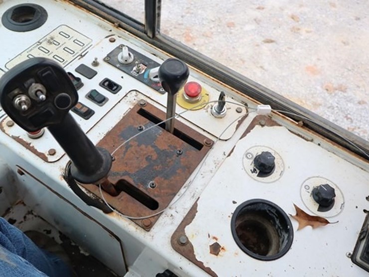 2011-roadtec-fb85-image-29