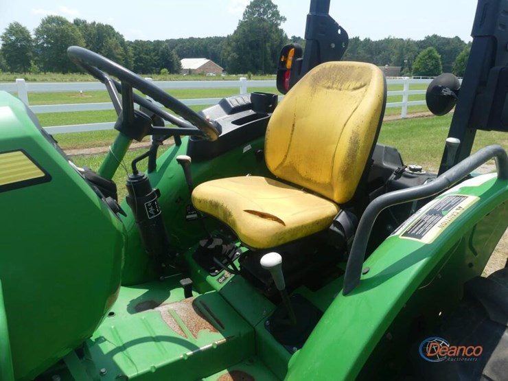 2021-john-deere-5045e-image-10