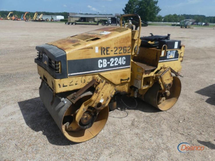 caterpillar-cb-224c-image-10