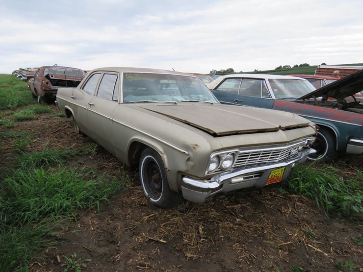 1966-chevrolet-biscayne-4dr-sedan-image-1