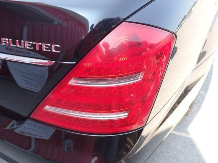 2012-mercedes-benz-s350-bluetec-4matic-awd-sedan-w-image-55