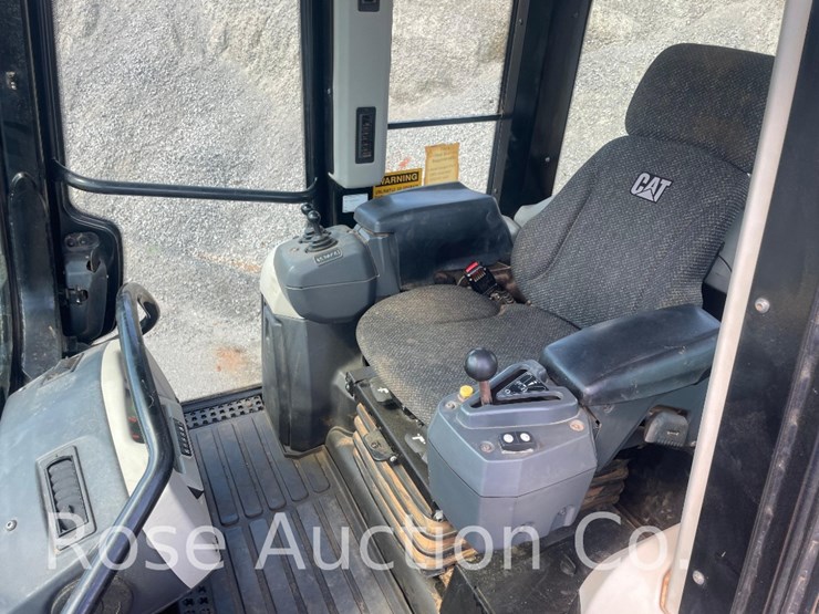 2020-caterpillar-963k-image-11