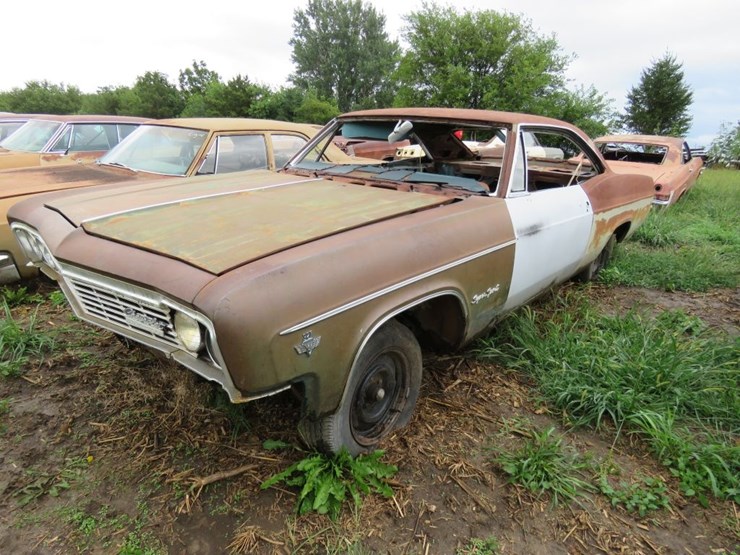 1966-chevrolet-impala-ss-2dr-ht-image-13