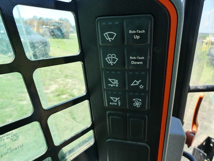 2023-bobcat-t770-image-18