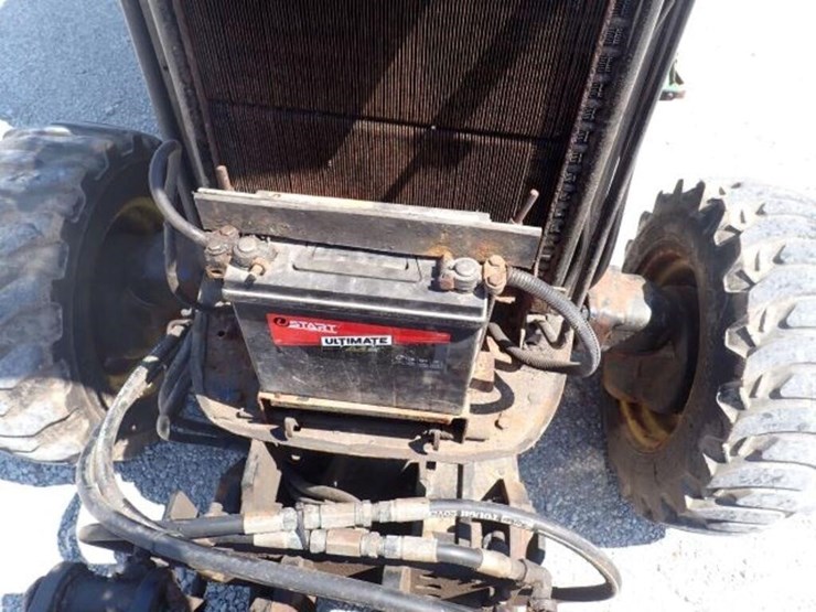 john-deere-3520-image-35