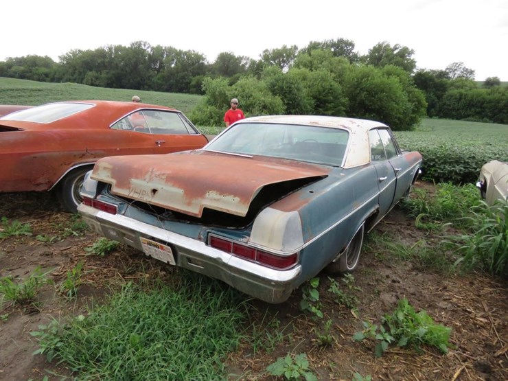 1966-chevrolet-impala-4dr-sedan-image-5