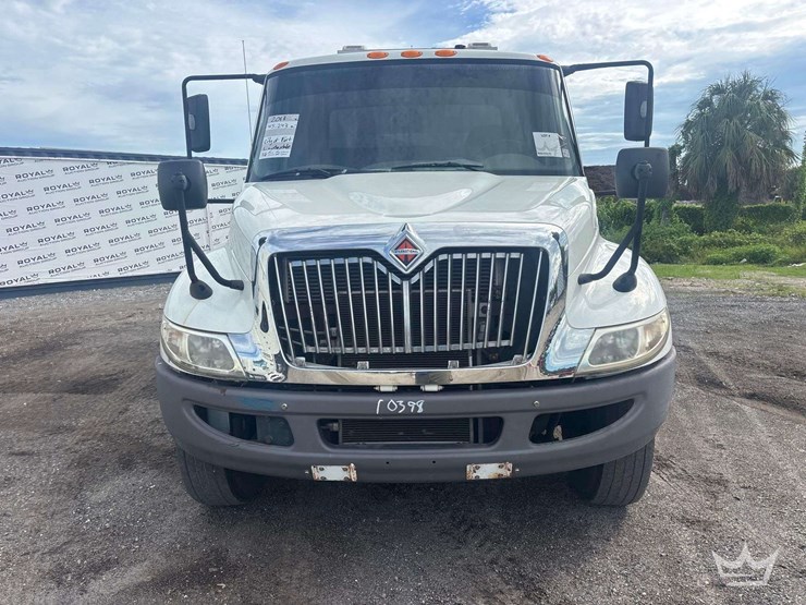 2018-international-durastar-4300-image-46