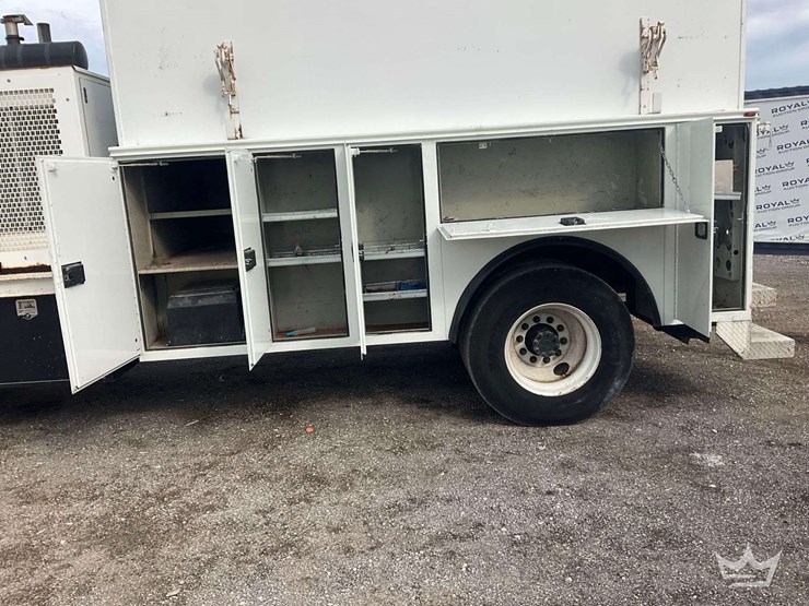 2016-international-durastar-4300-image-54