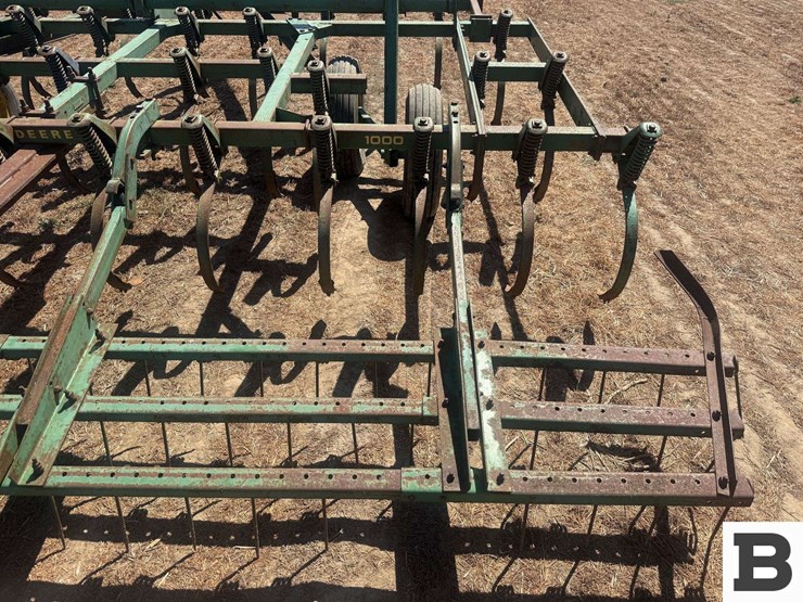 john-deere-16-image-23