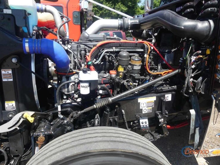 2024-peterbilt-389-image-31