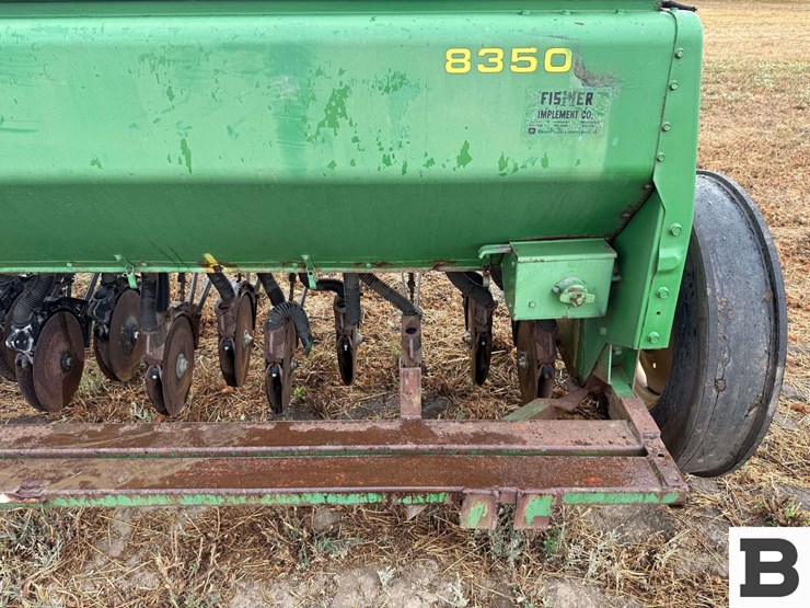 john-deere-8350-image-32