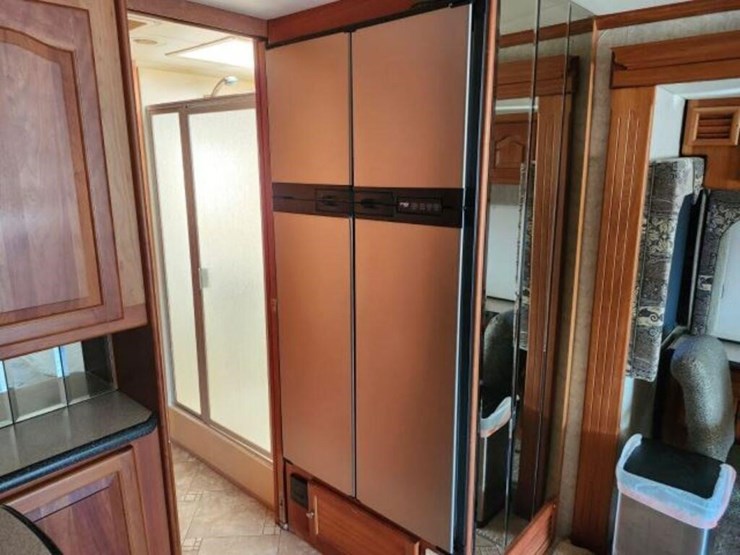 2006-allegro-bus-class-a-motorhome-400abus0d6j0072-image-38