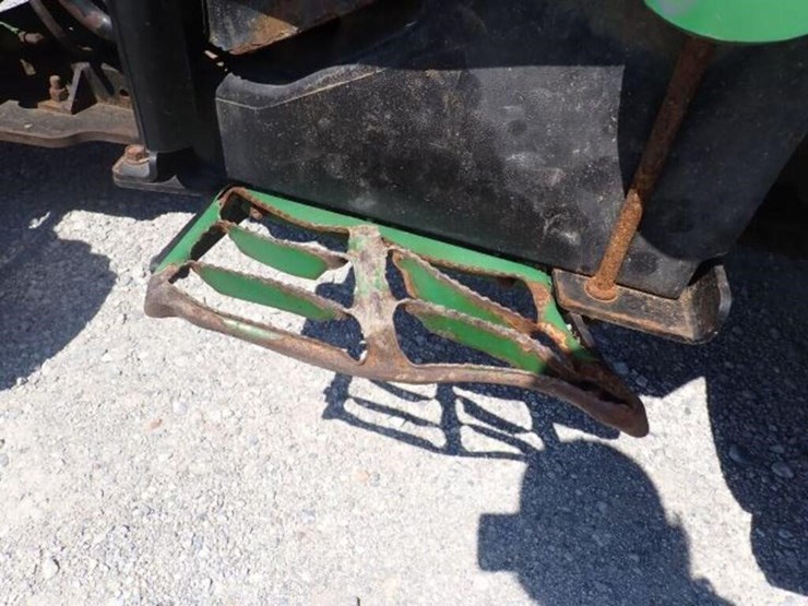 john-deere-3520-image-77