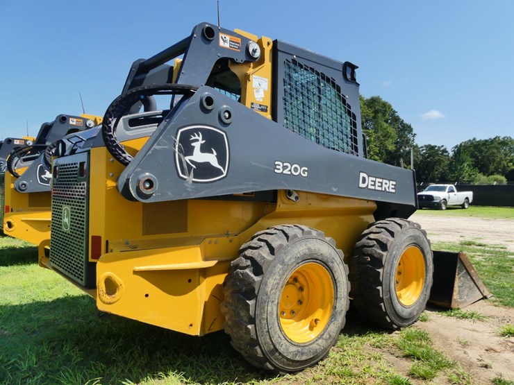2023-deere-320g-image-3