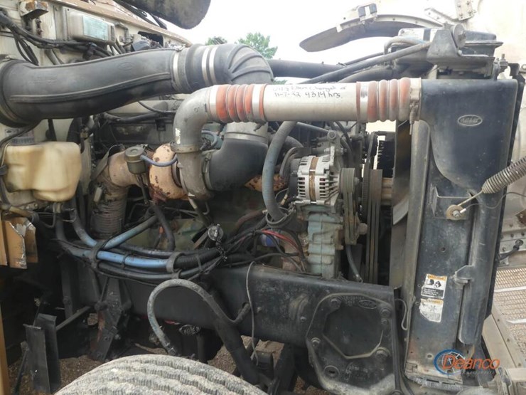 1999-peterbilt-379-image-10