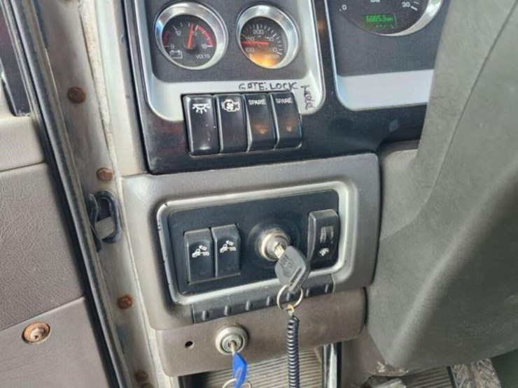 2008-kenworth-t800-image-15