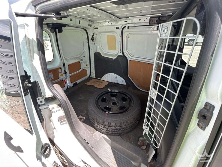 2019-ford-transit-connect-image-24