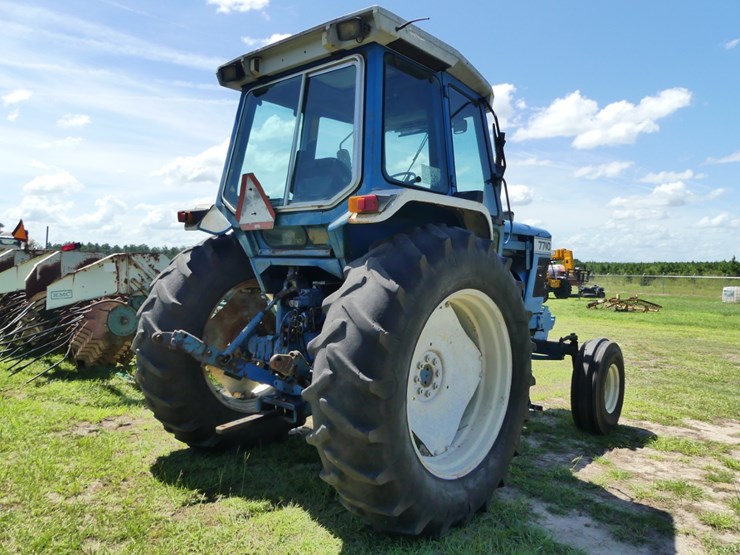 ford-7710-image-3