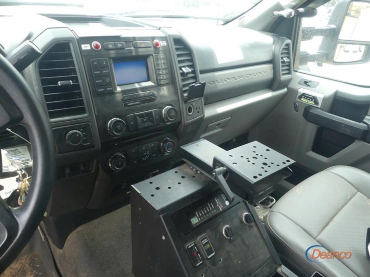 2017-ford-f550-image-11