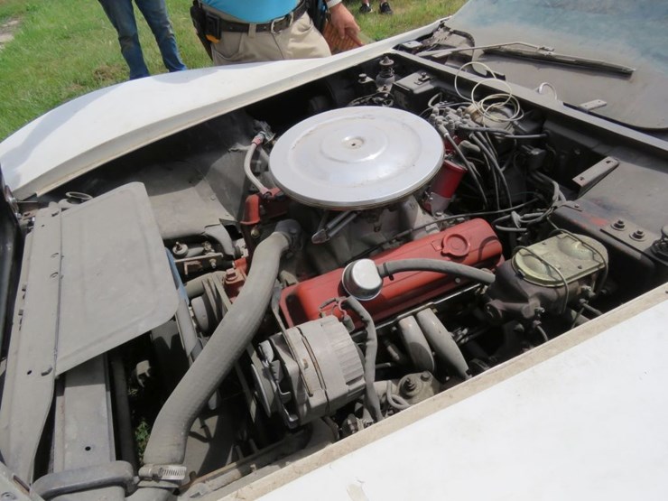 1979-chevrolet-corvette-road-track-car-image-29