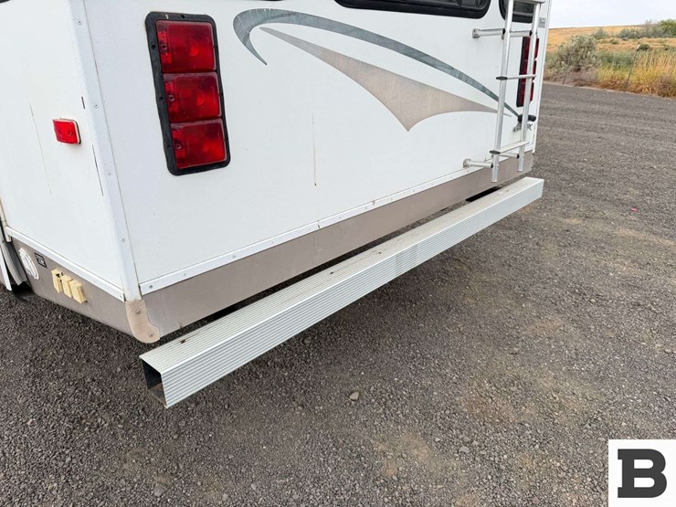 2004-fleetwood-wilderness-advantage-travel-trailer-image-22