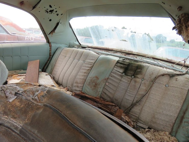 1965-chevrolet-impala-4dr-sedan-image-10