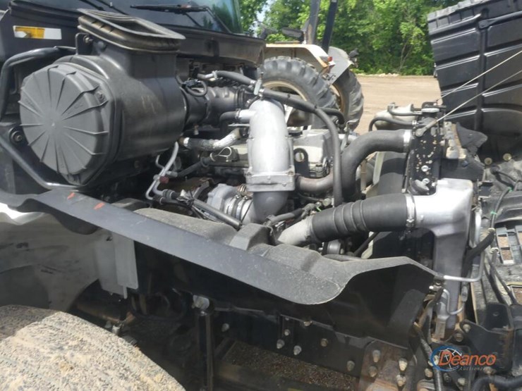 2008-hino-268-image-8