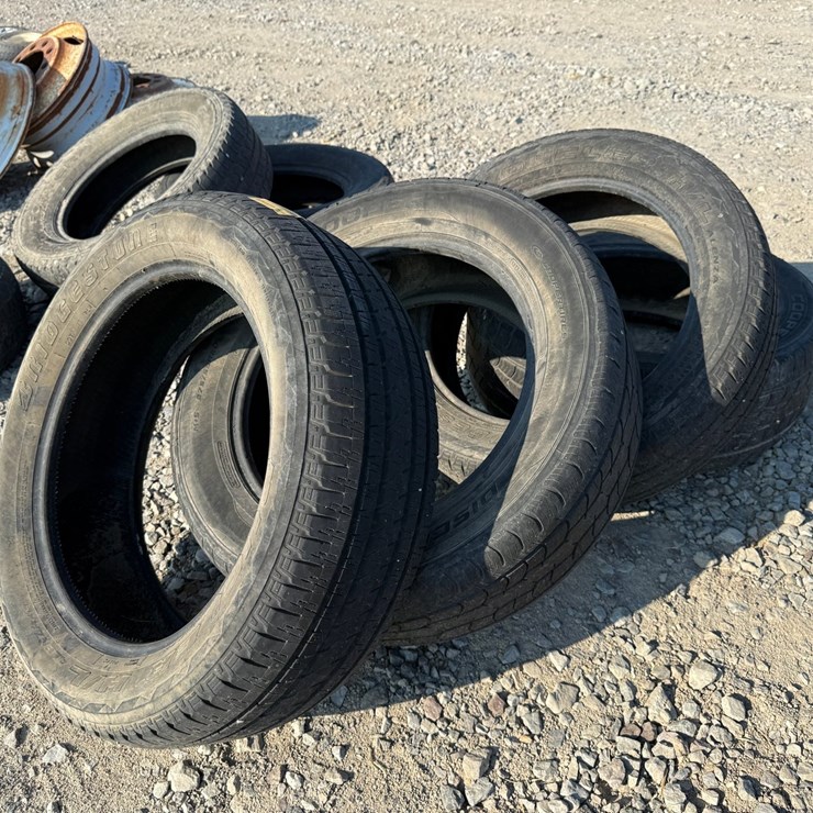 #43450 • Lot of (4) 255/55R20 Tires INV#43450