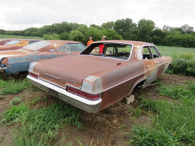 1966-chevrolet-impala-4dr-sedan-image-2
