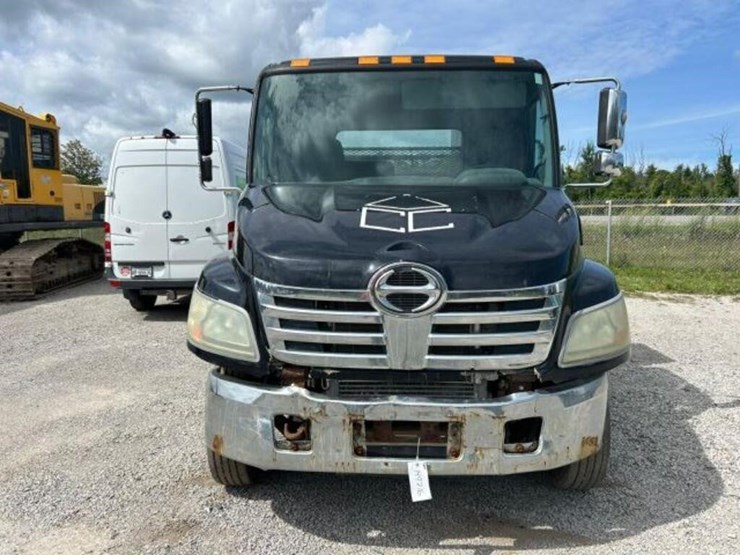 hino-185-image-3