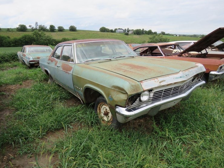 1965-chevrolet-impala-4dr-sedan-image-1