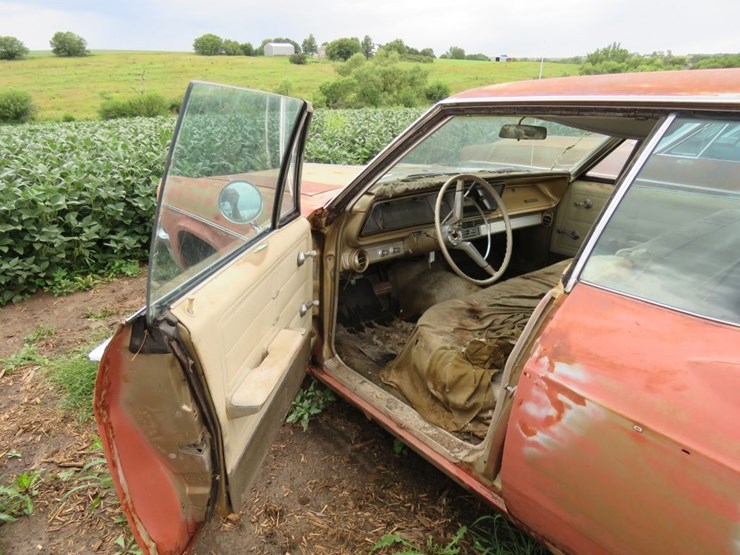1966-chevrolet-impala-4dr-ht-image-9