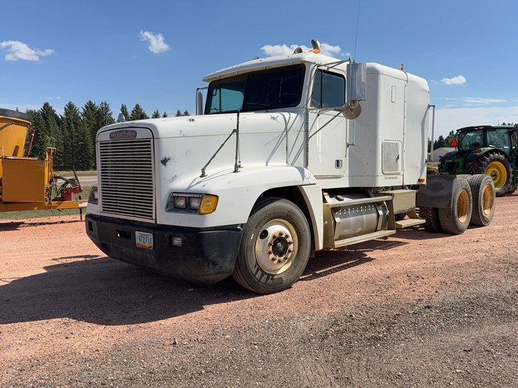 1994-freightliner-fld120-sleeper-image-2
