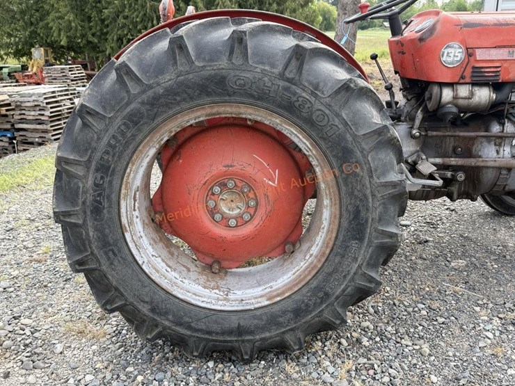 massey-ferguson-135-image-24