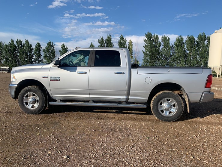 2014-dodge-2500-image-8